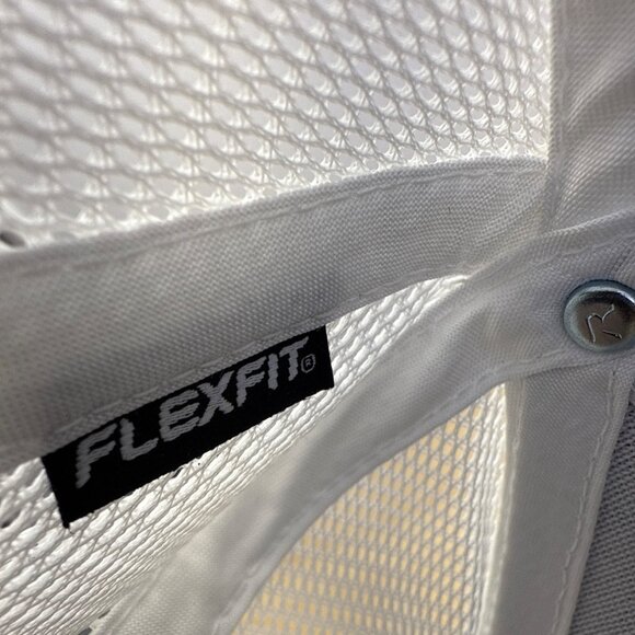 Richardson R-Active Navy & White Mesh Flexfit Hat Size SM-MD - Picture 8 of 9